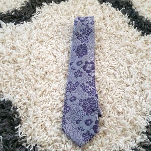 Gray and purple floral printed tie